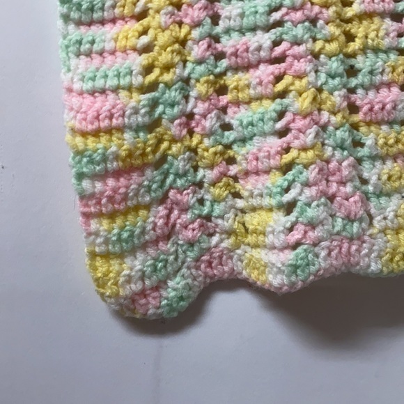 Beautifully stitched multi colored hand made crochet baby throw.‎ Sz 22” x 42” - Picture 3 of 7